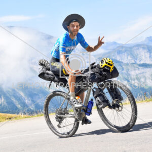 2025:08:03 12:37:36 ROM_0944