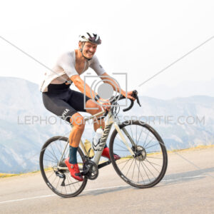 2025:08:17 12:00:02 ROM_8531